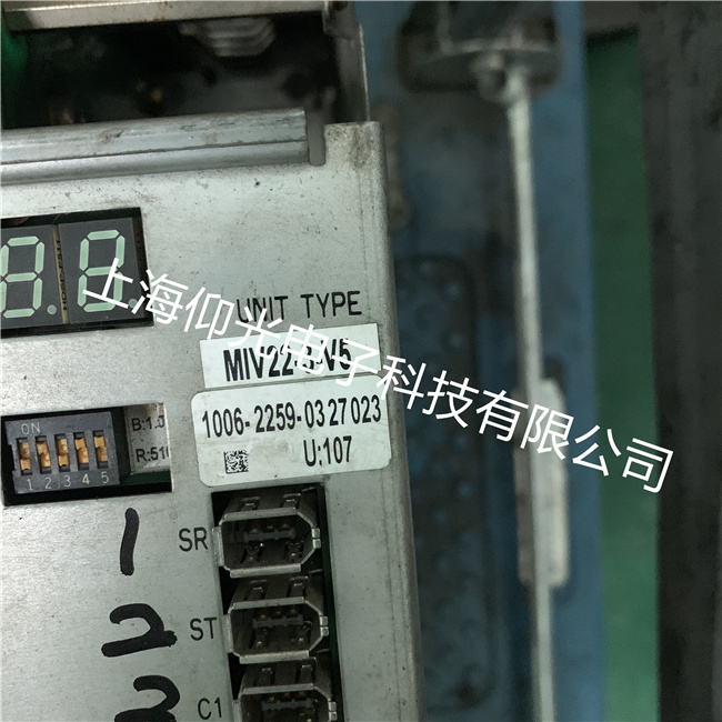 OKUMA大隈伺服驅動器MIVMIV0204A-1-B5出現(xiàn)故障
